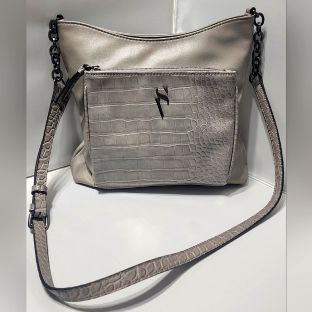 Elegant Simply Vera Gray Shoulder Bag with Croc-Embossed Design